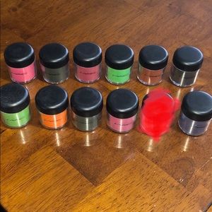 Loose pigment eyeshadow